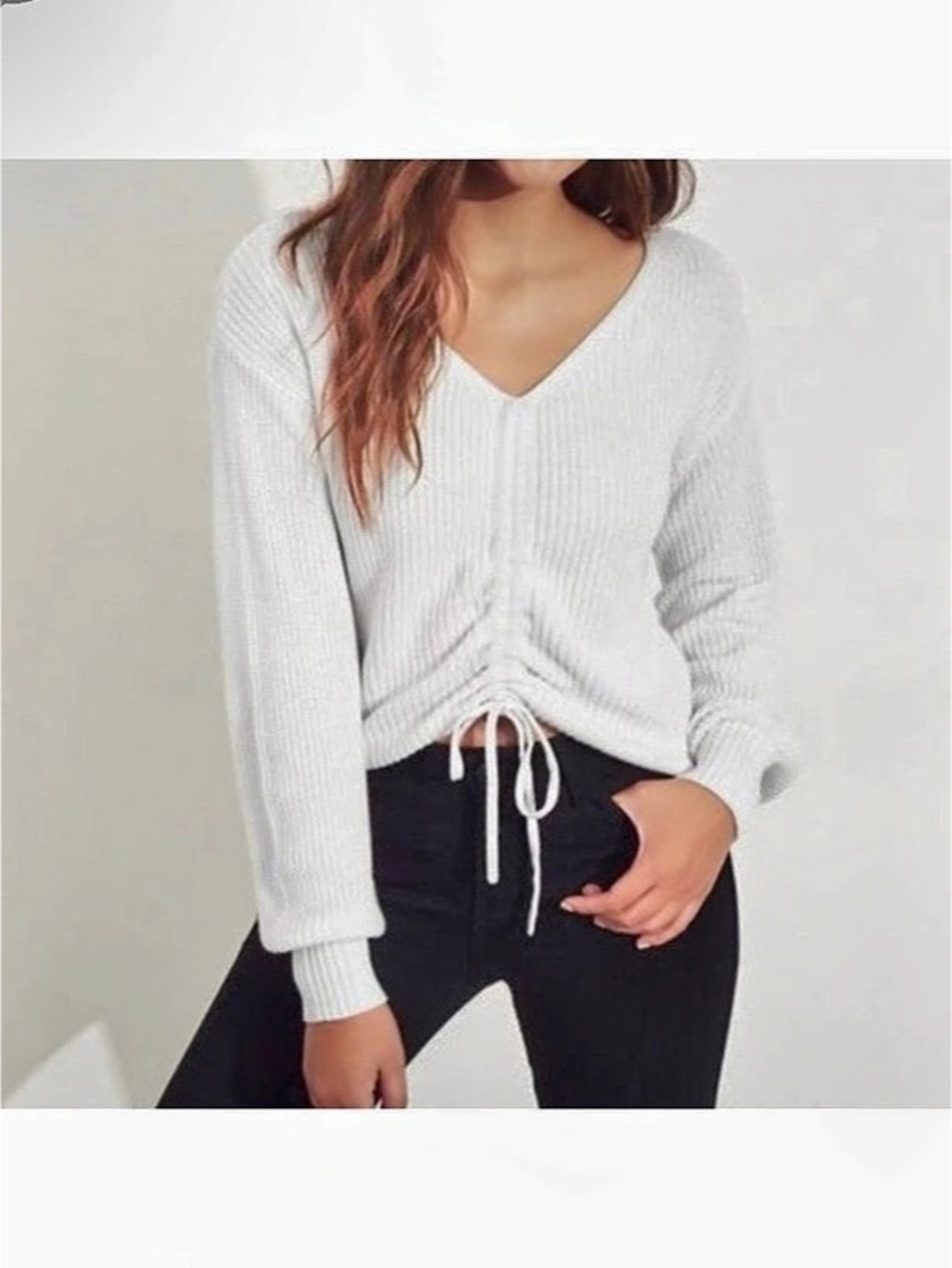 Hollister V-Neck Ruched Sweater in White Like New